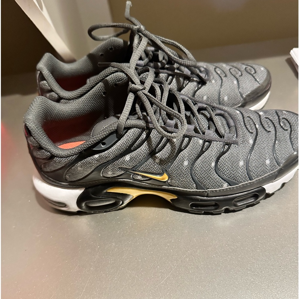 Mens Air Max plus size 7.5